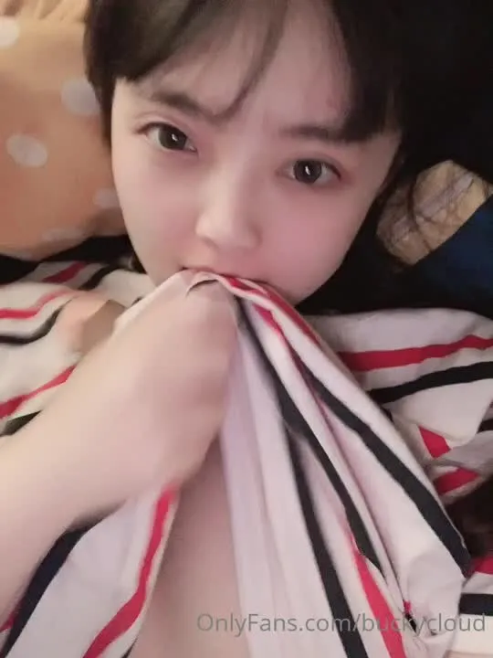 一只云烧 cosplay album 一只云烧의 매혹적인 OnlyFans 누드 순간 - Video 112