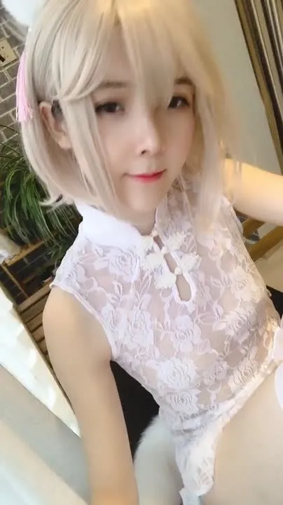 一小央泽 cosplay album Yixiaoyangze: Maloki na Alaga sa Bahay na Nakikipaglaro sa Lace Cheongsam - Video 60