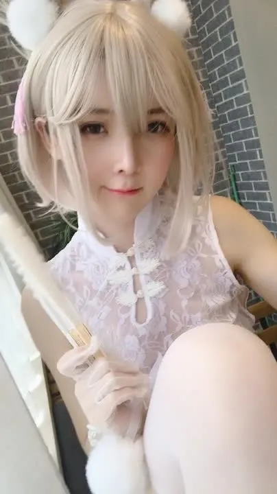 一小央泽 cosplay album Yixiaoyangze: Maloki na Alaga sa Bahay na Nakikipaglaro sa Lace Cheongsam - Video 66
