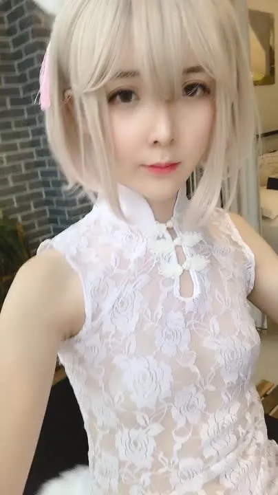 一小央泽 cosplay album Yixiaoyangze: Maloki na Alaga sa Bahay na Nakikipaglaro sa Lace Cheongsam - Video 70