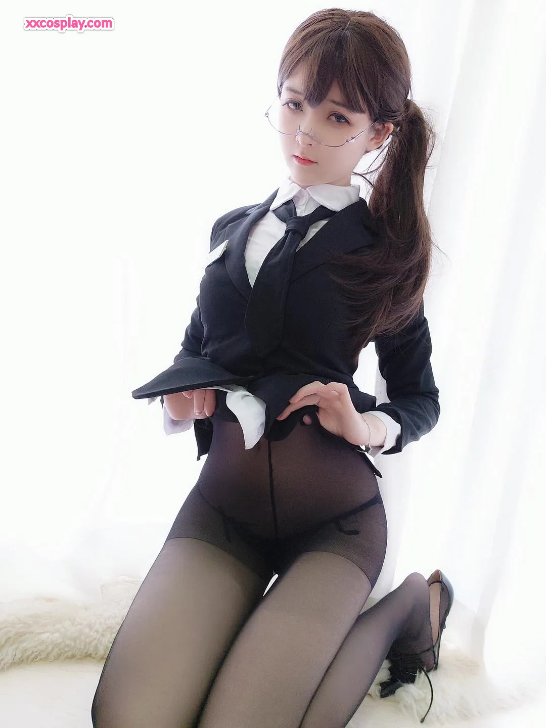 이샤오양제 - 섹시 어시스턴트 누나