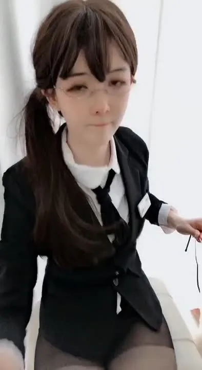 一小央泽 cosplay album Yixiaoyangze - Sexy Assistant Sister - Video 56
