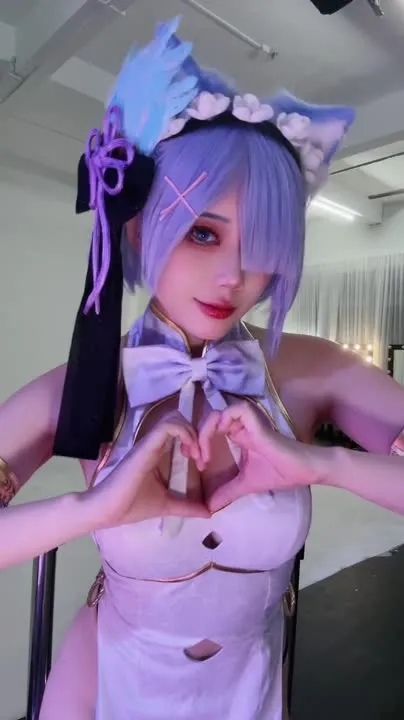 九言 cosplay album Jiuyan bilang Rem sa Elegante Qipao - Video 59