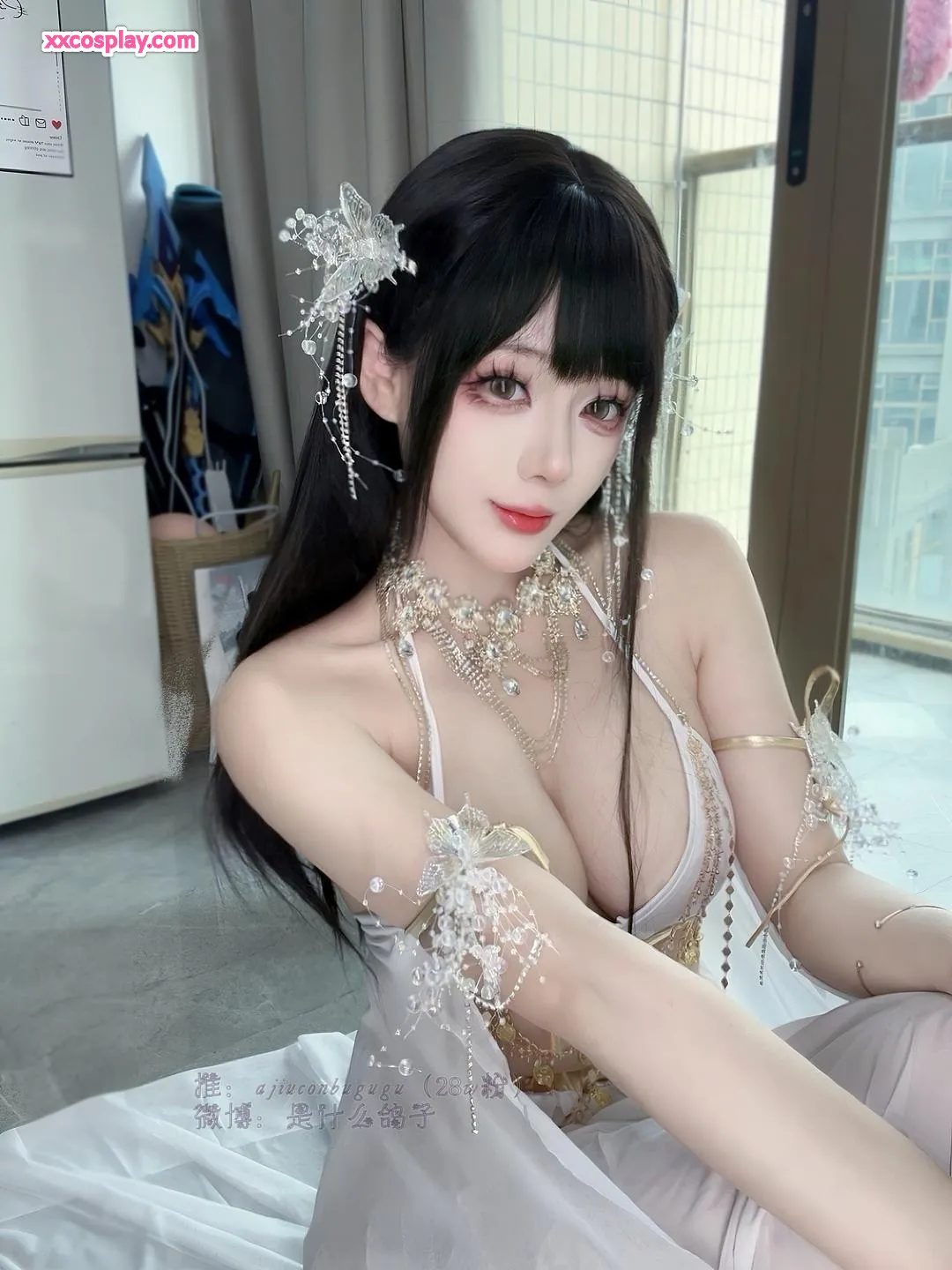 Jiuyan – Belly Dancer