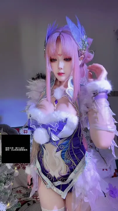 九言 cosplay album Jiuyan sebagai Viper Ning - Naraka: Bladepoint Krismas Fantasi - Video 44