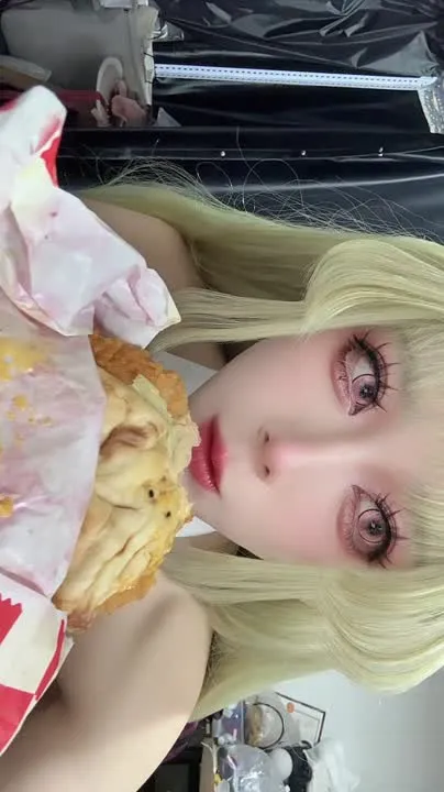 九言 cosplay album จิวยาน: โซดา บันนี่เกิร์ล จาก Goddess of Victory: Nikke - Video 84