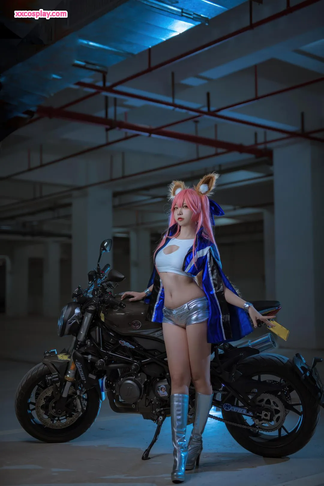 Nisa como Tamamo-no-Mae Race Queen