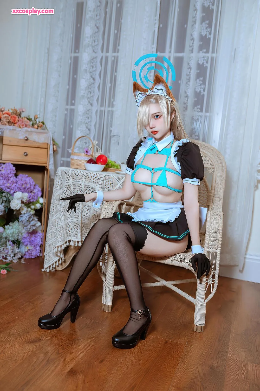 Nisa en Ichinose Asuna : Maid à oreilles de chat de Blue Archive