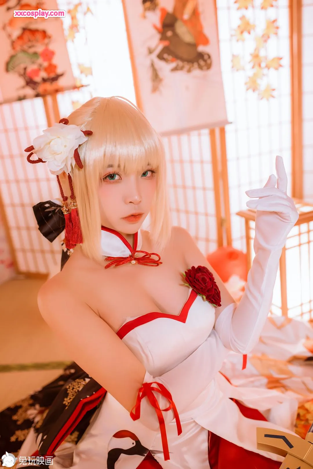 Nisa as Elegant Saber (Artoria Pendragon)