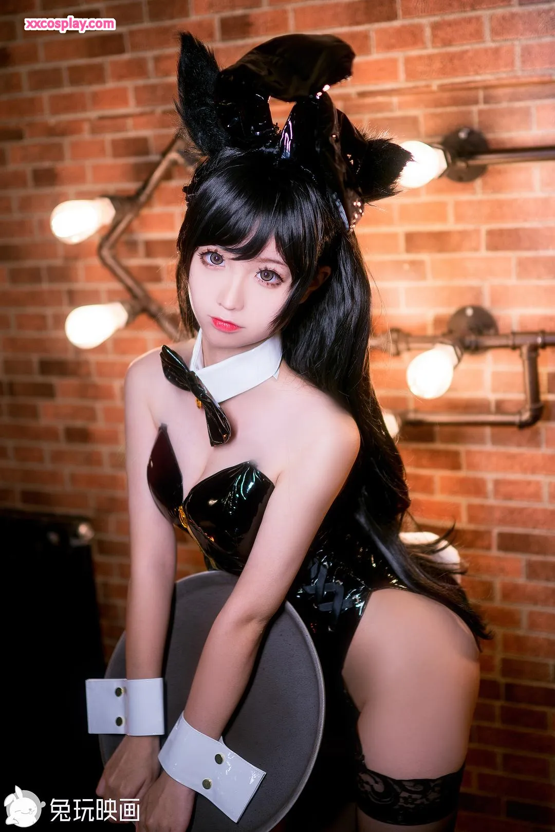 Tuwan Yinghua: Momo Bunny Girl Menggoda