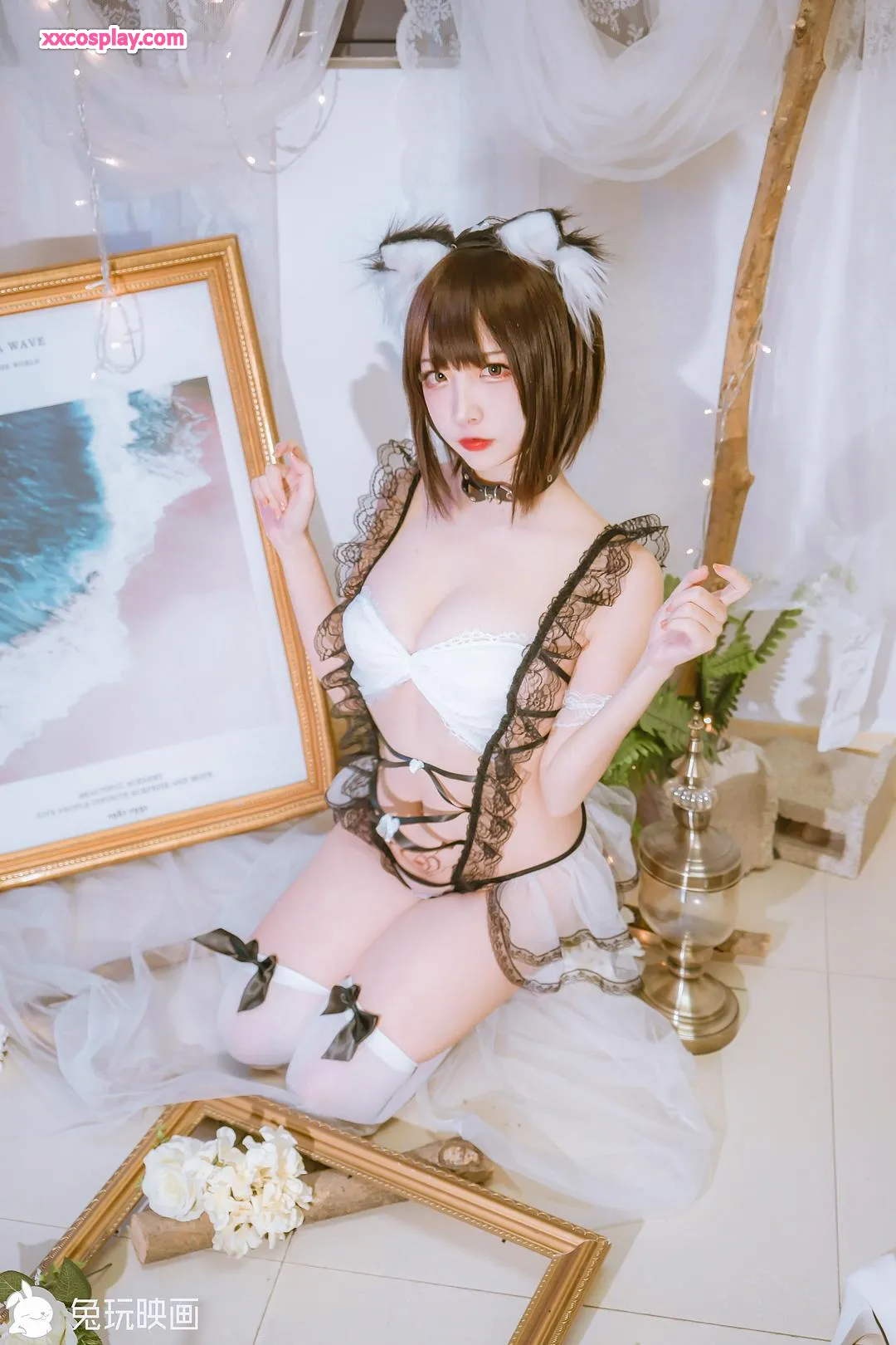 Tuwan Yinghua's Lace Catgirl