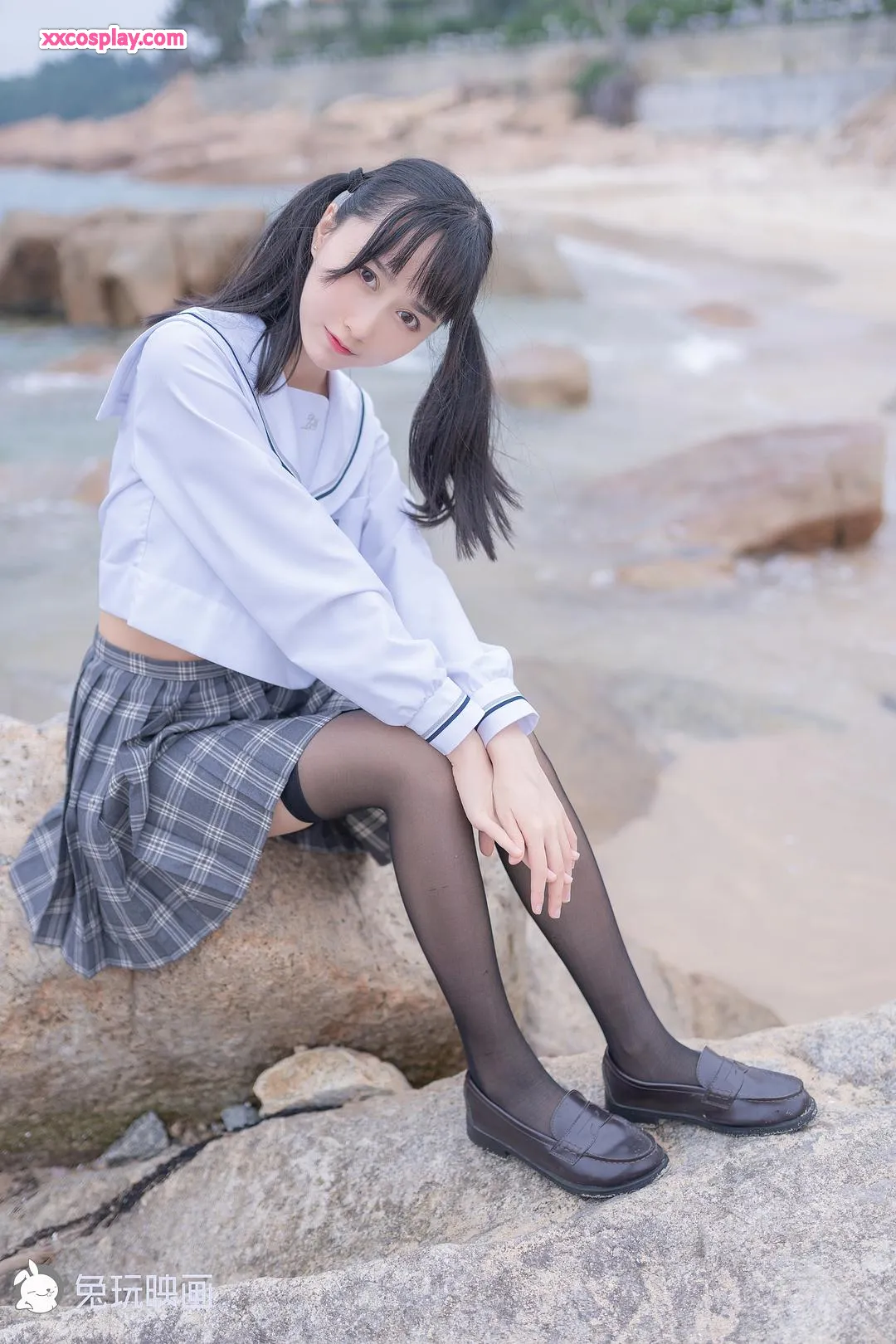 Tuwan Yinghua : Uniforme Scolaire en Bord de Mer