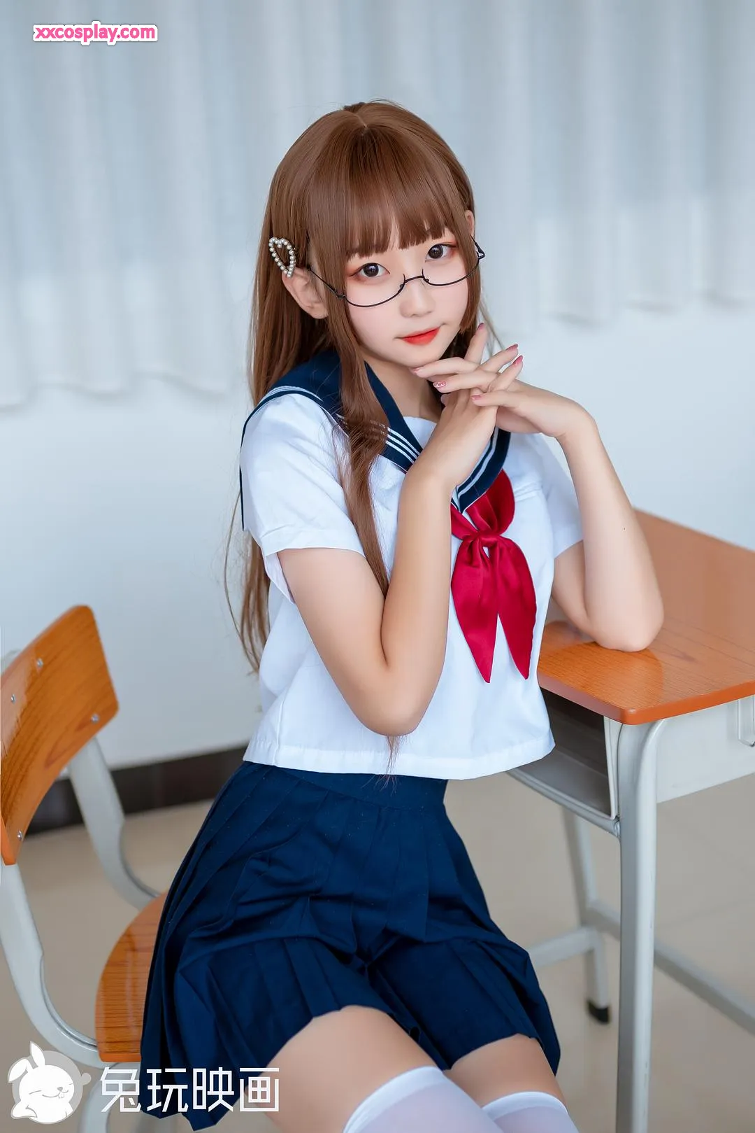 Tu Wan Ying Hua - Obedient Schoolgirl