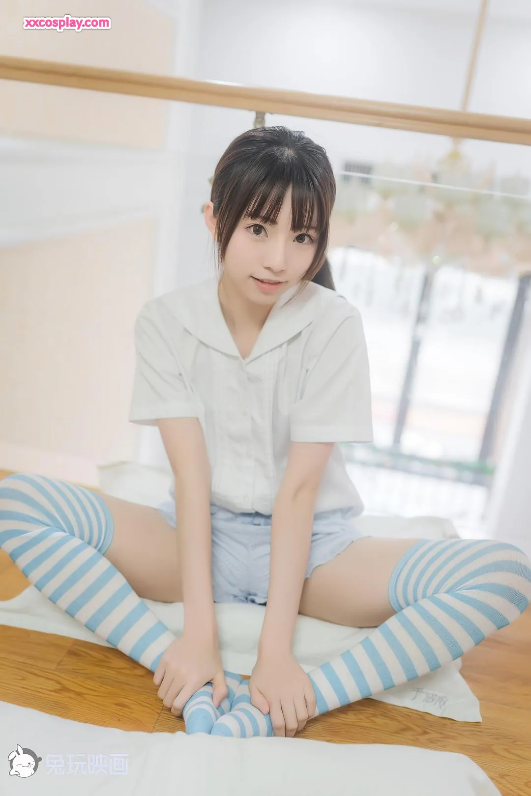 Tuwanyinghua - Chaussettes Rayées Bleu-Blanc