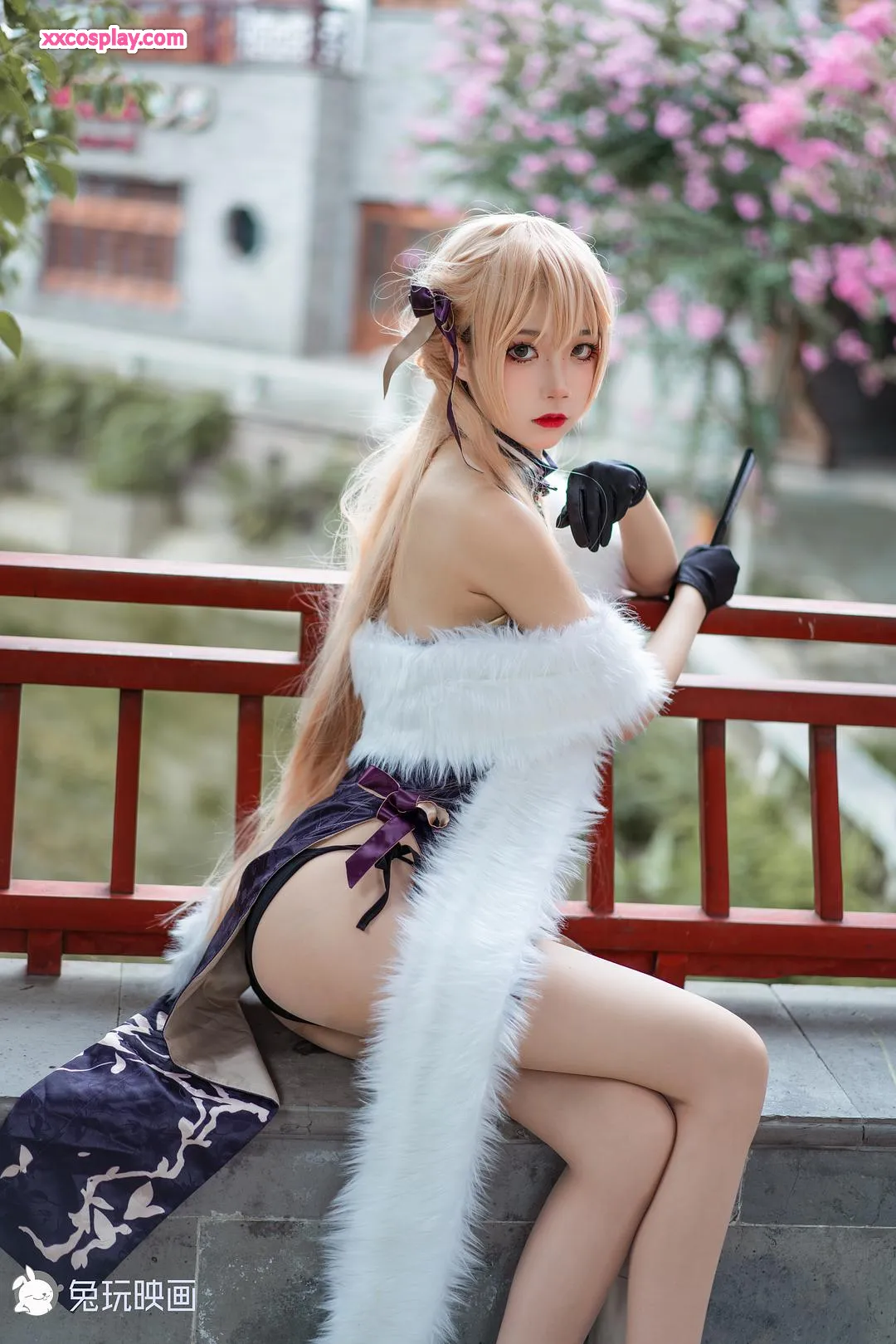 Zi Yuxin : Qipao Violet Séduisant