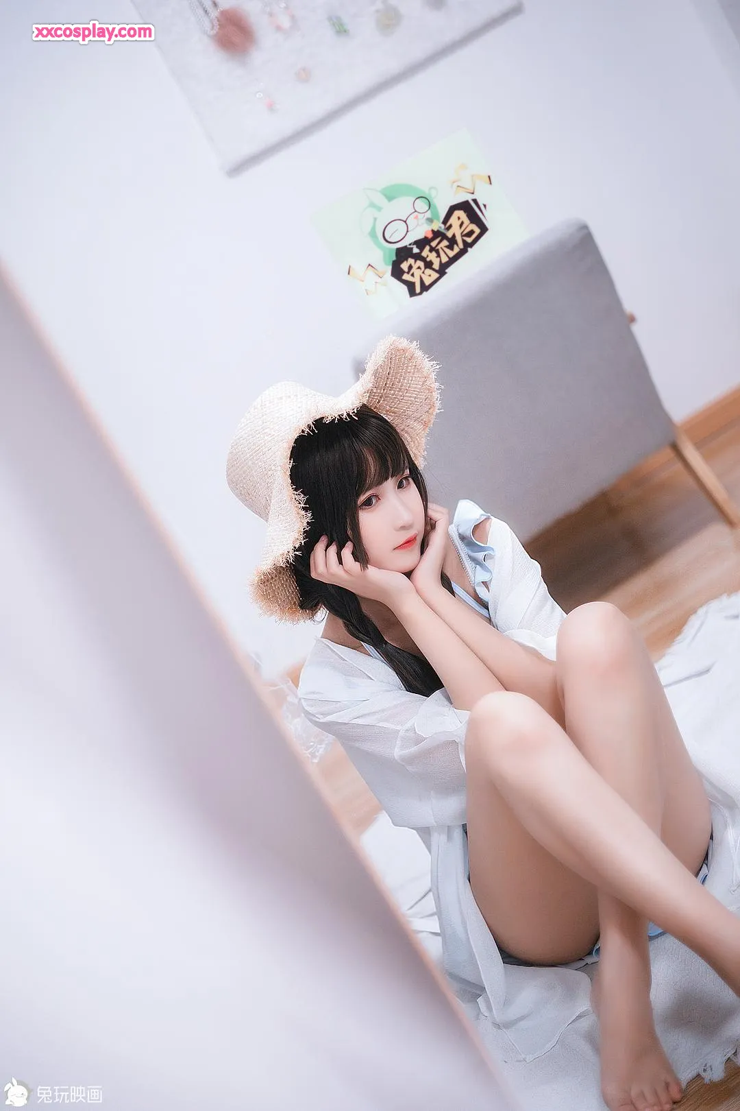 Tuwan Yinghua: Musim Panas di Kamar