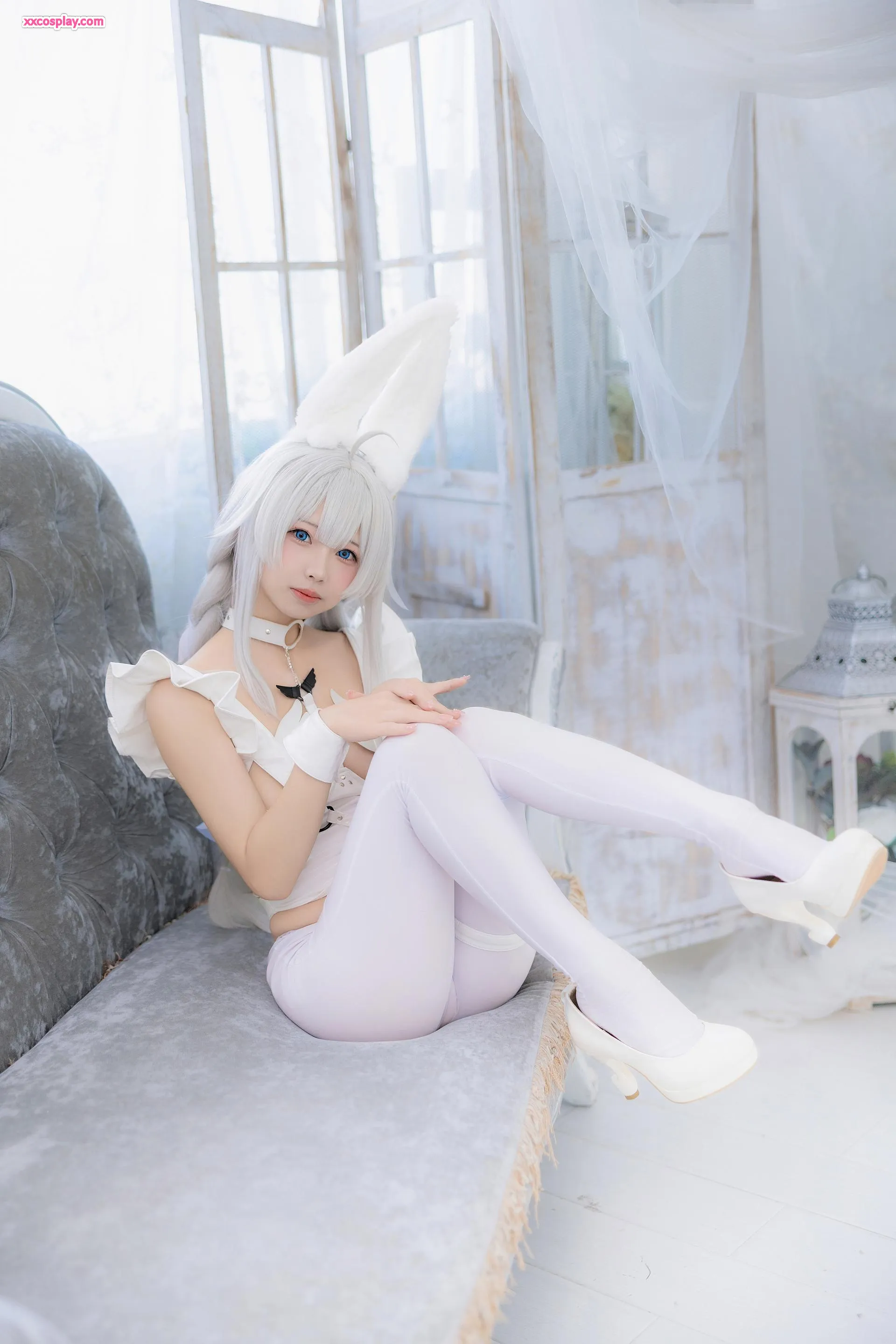 คากาวะ มิโอะ ในชุดกระต่าย Akutoku - Azur Lane กราเวียร์