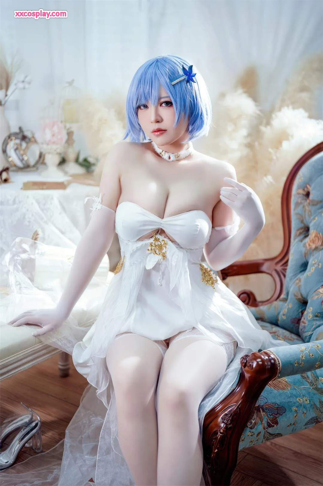 บานบันจื่อ ในบท ชาปาเยฟ - เมโลดี้กองพลม้าขาว ชุดเดรสฟอร์มัล (Azur Lane)
