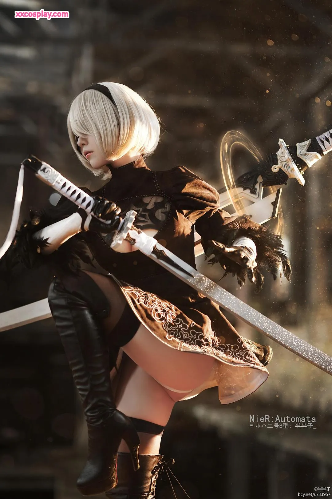 半半子 as 2B - NieR: Automata Cosplay