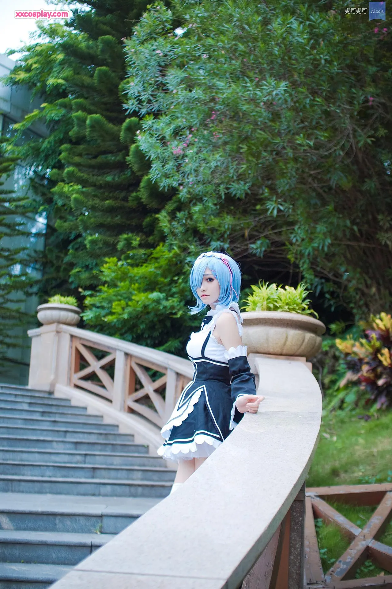 Minamimomo as Rem: Enchanting Re:Zero Maid Cosplay