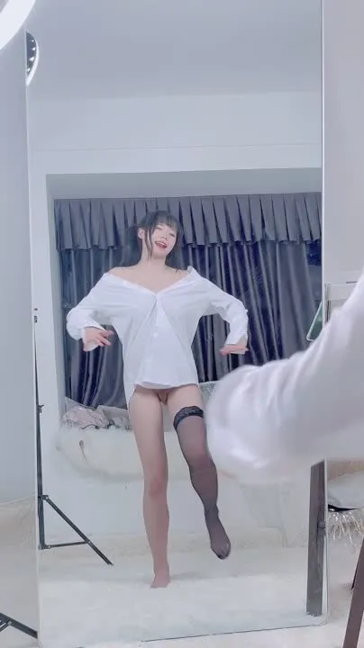 咬一口兔娘(ネバネバ団子兎) – NO.018 君が一番一番一番大事