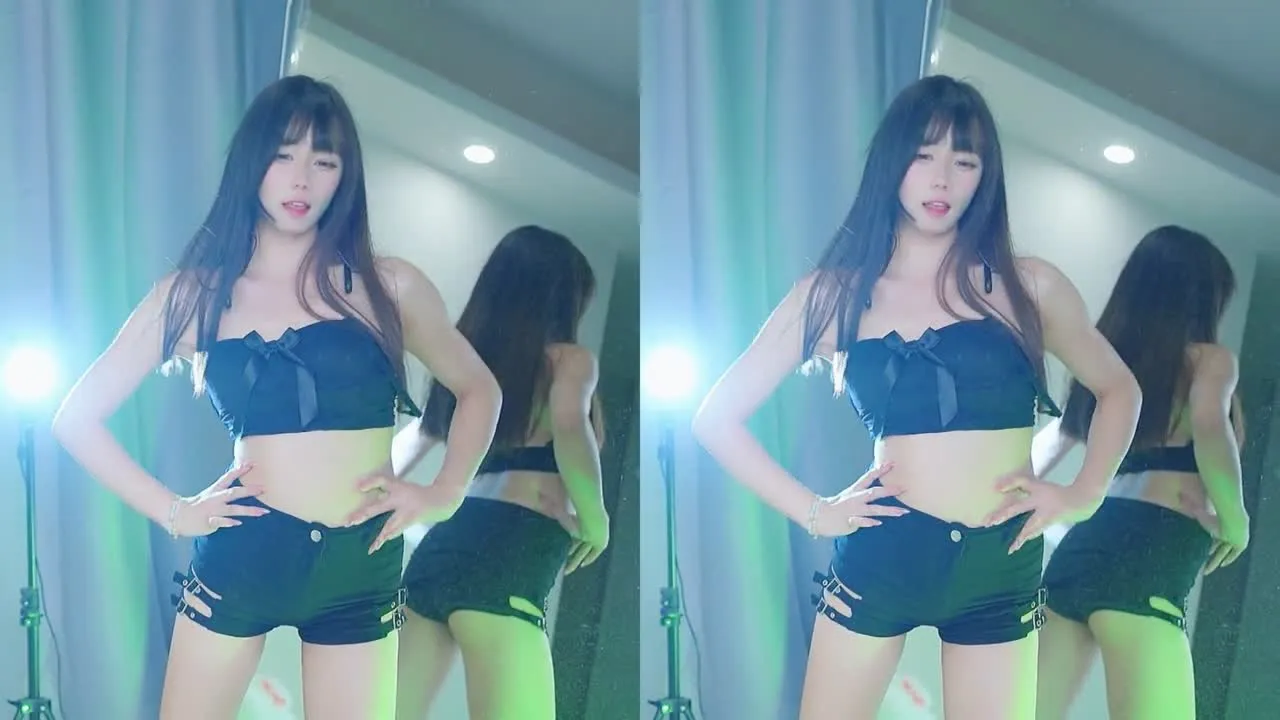 咬一口兔娘 cosplay album Sticky Mochi Bunny Shake by YaoYikouTuniang - Video 1