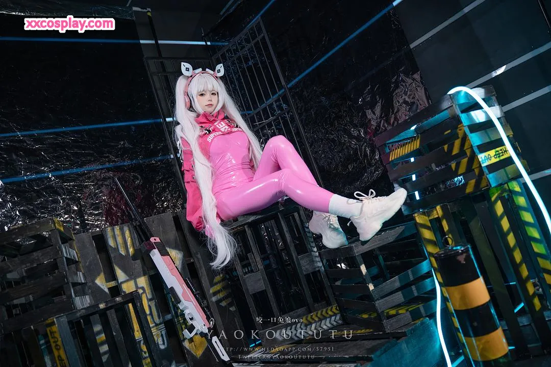 咬一口兔娘: Nikke Alice ชุดกระต่ายคอสเพลย์