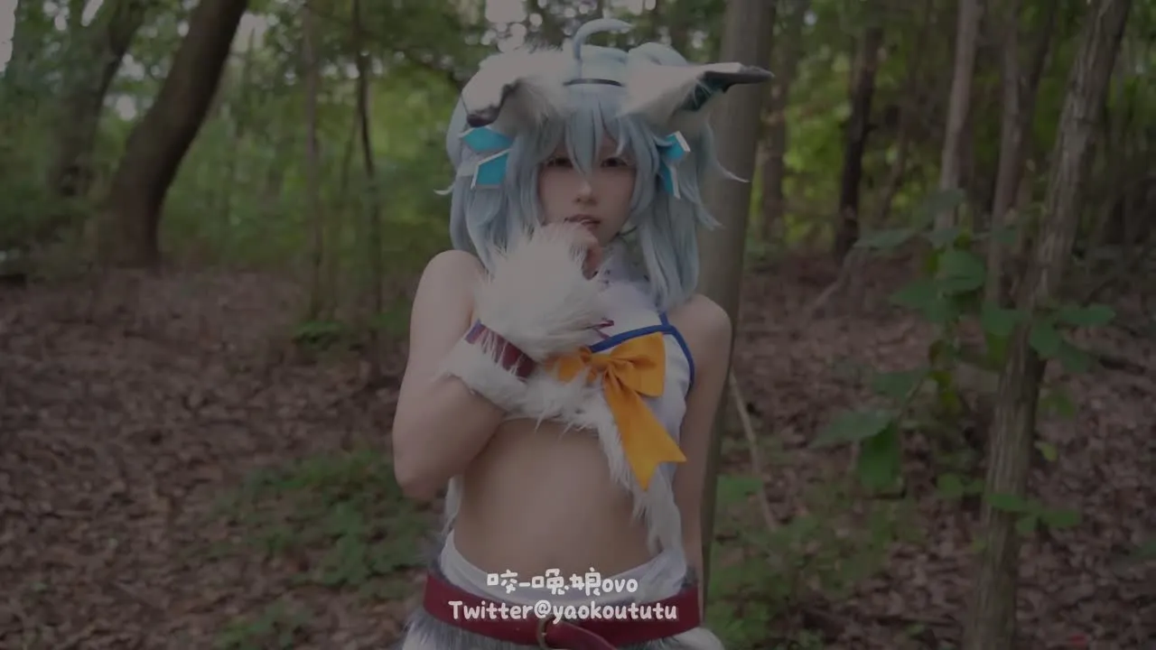 咬一口兔娘 cosplay album Yao Yi Kou Tu Niang bilang Izuna mula sa Blue Archive - Video 58