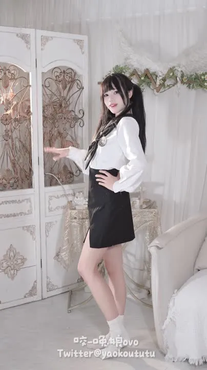 咬一口兔娘 cosplay album Yaoyikoutunang: Kelinci Puding Lengket – Tarian Excuse Me - Video 1