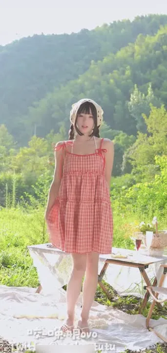 咬一口兔娘 cosplay album Yao Yi Kou Tu Niang: Sticky Mochi Bunny - September Dynamic - Video 4