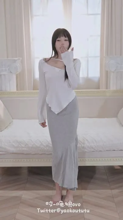 咬一口兔娘 cosplay album Yao Yikou Tunang : Lapin Boulette Collante - Danse Exclusive Stellar Épine - Video 1