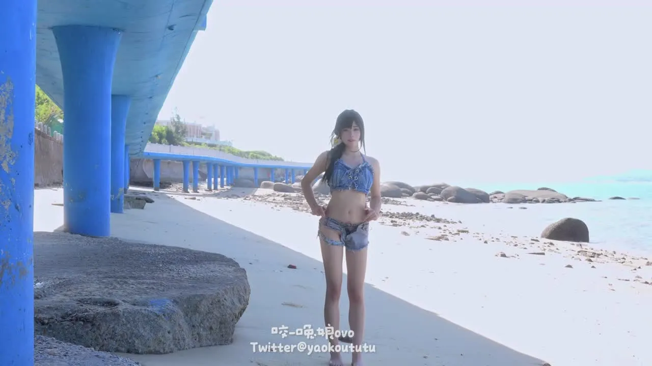 咬一口兔娘 cosplay album Yaoyikoutuniang: Summer Seaside - Video 84