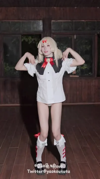 咬一口兔娘 cosplay album 咬一口兔娘 – 『琪花星燭・クレー』クレー炸魚舞 - Video 67