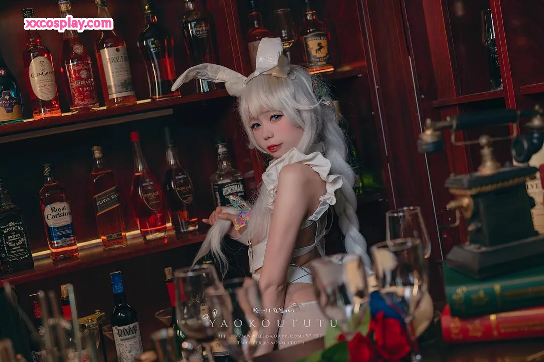 咬一口兔娘：悪毒バー バニーガール