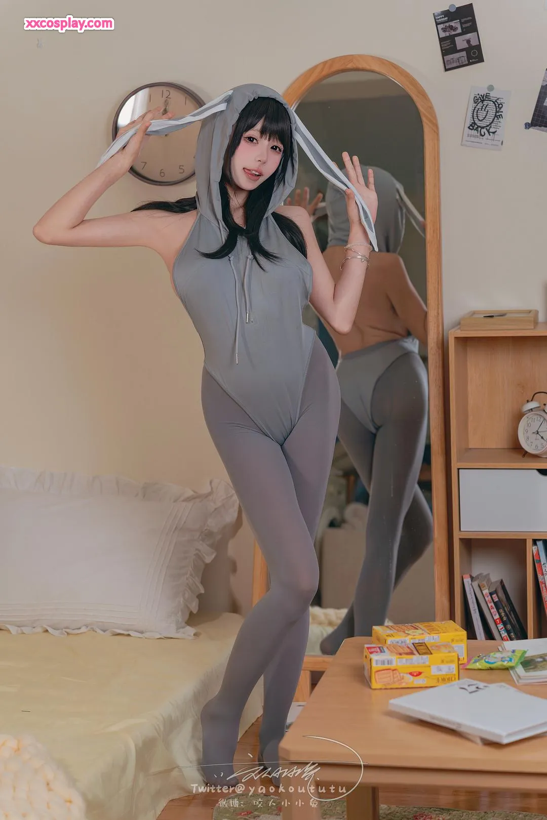 咬一口兔娘：小灰兎