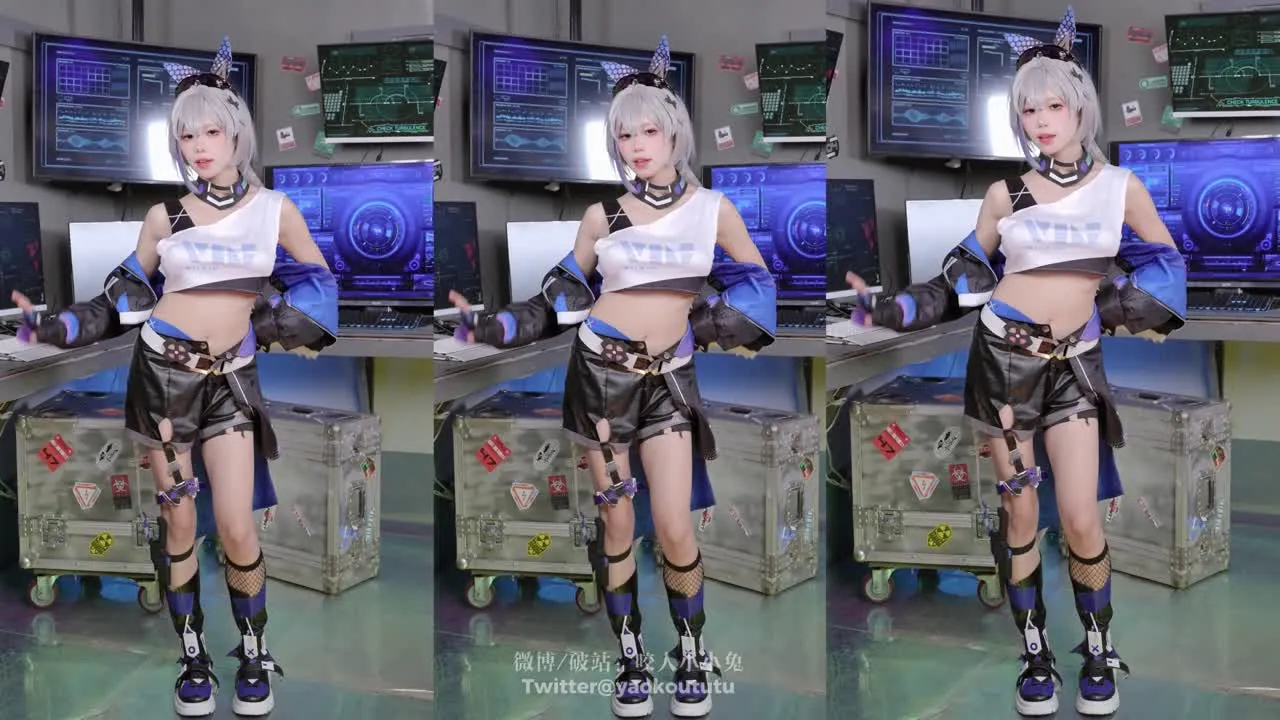 咬一口兔娘 cosplay album Yaoyikoutuniang "Honkai: Star Rail · Silver Wolf" - Video 72