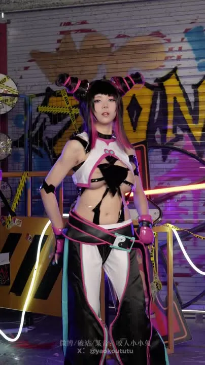 咬一口兔娘 cosplay album 咬一口兔娘 - Street Fighter Juri Han - Video 83