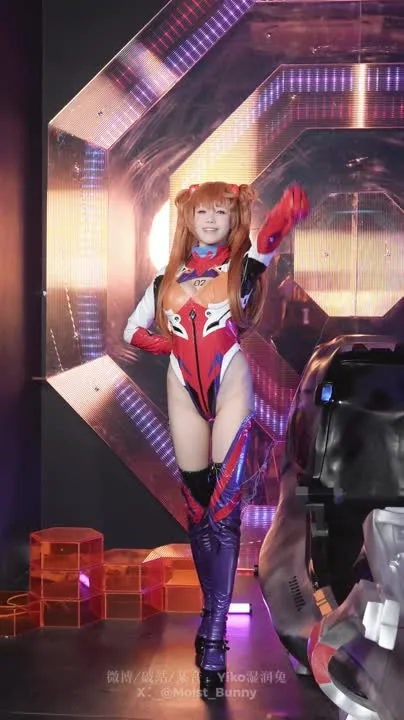 咬一口兔娘 cosplay album Yaoyikoutunang ในบท Asuka Langley Soryu - การรบพิเศษ - Video 84