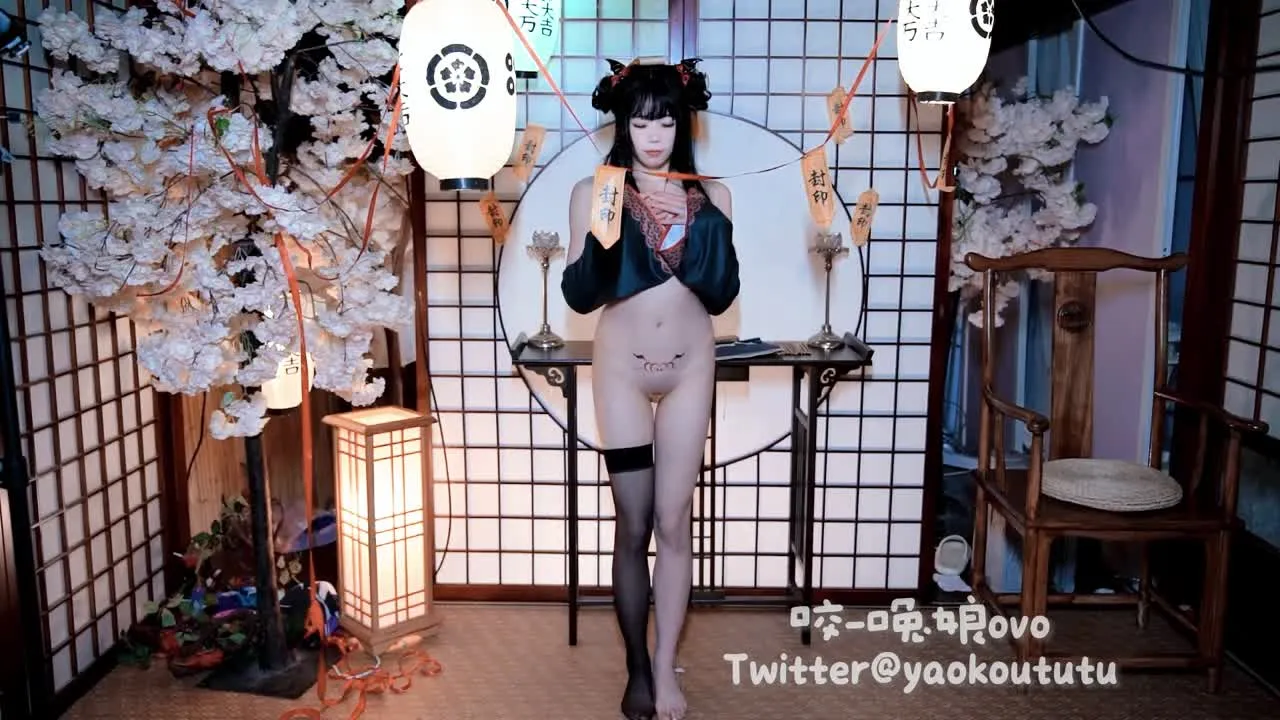咬一口兔娘 cosplay album 咬一口兔娘の『ゾンビスクワット』コスプレ - Video 51