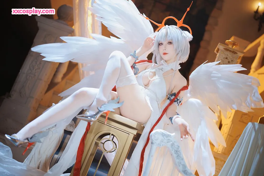 FengjiangjiangV sebagai Pearl (Azur Lane)