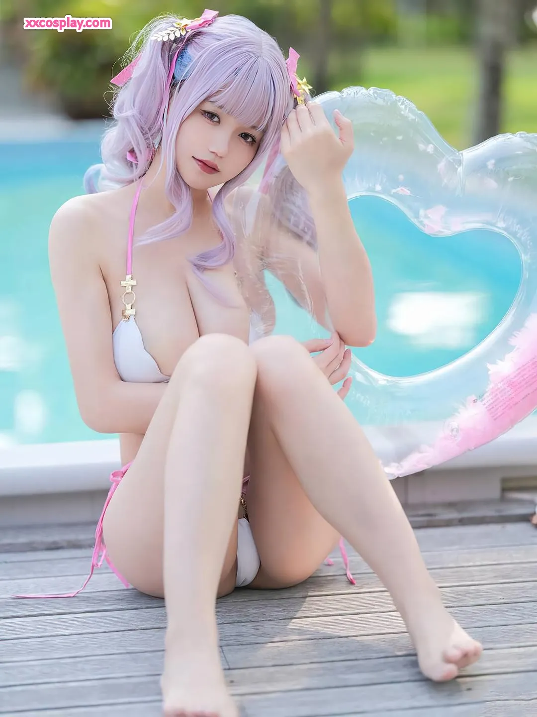 Chiyo Ogura como Plymouth Traje de Banho (Azur Lane)
