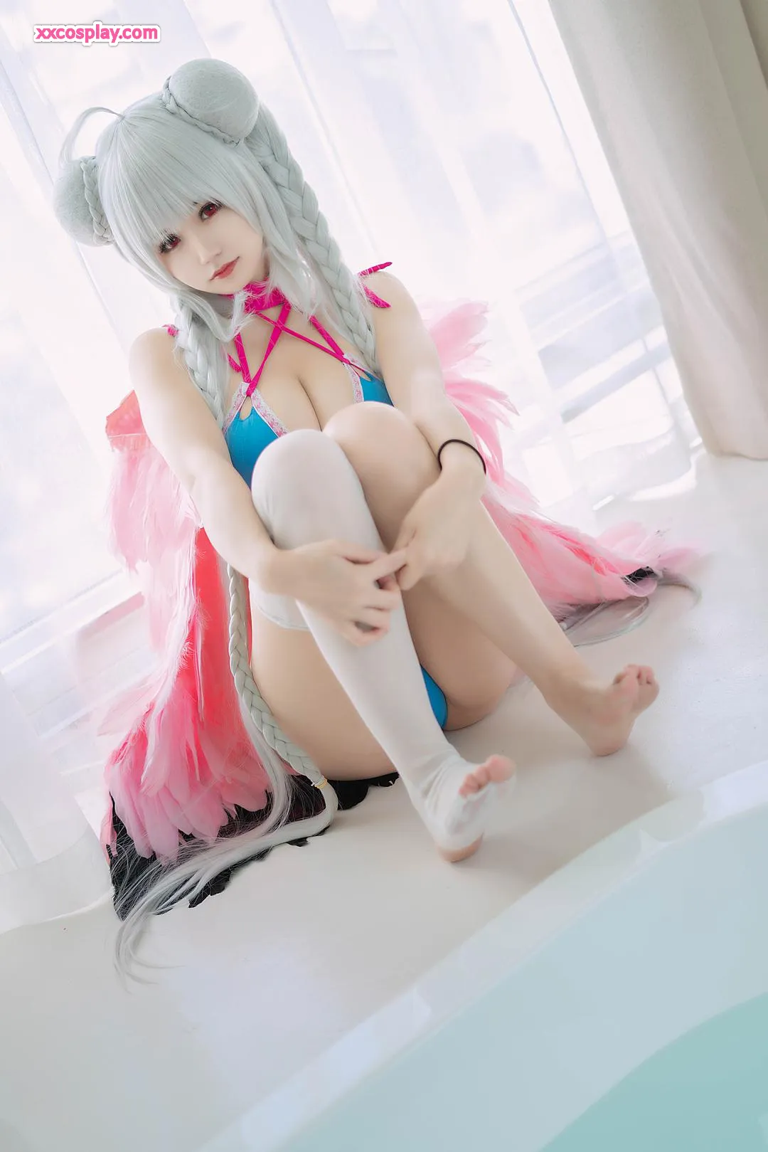 โอกุระ ชิโยะ ในชุดว่ายน้ำ Formidable (Azur Lane)