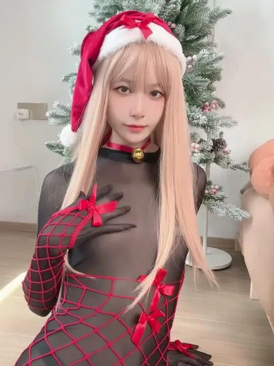 布丁大法 cosplay album Buding Dafah - Christmas Fishnet Santa Gift - Video 26