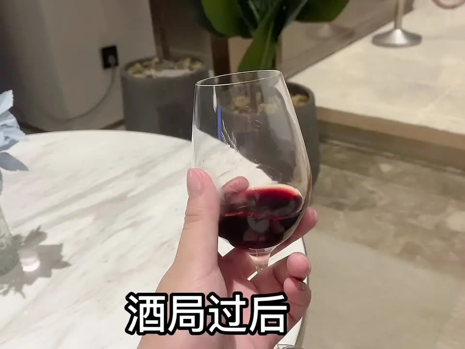 抖娘-리세: 숙취 심야 귀가 미행당함