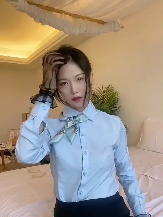 Dou Niang Lishi - Flight Attendant
