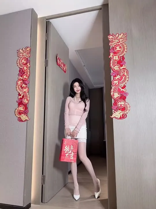 抖娘-利世 cosplay album Dou Niang Li Shi - Taong Dragon Kasaganaan - Video 38