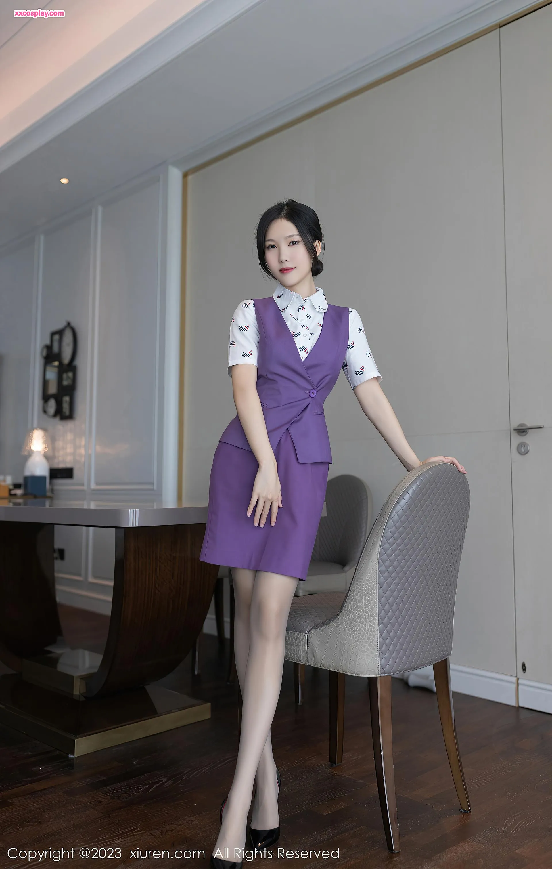 Douniang Lishi - Elegant Purple Office Lady