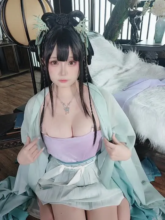 日奈娇 cosplay album Rina Jiao : Sœur aînée séduisante en hanfu - Video 17