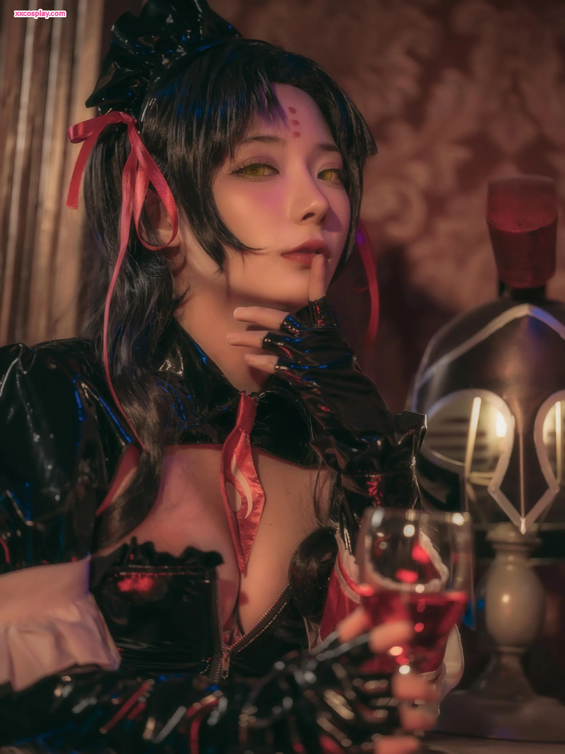 Shisanbushishiw: Sesshoin Kiara Maid Cosplay
