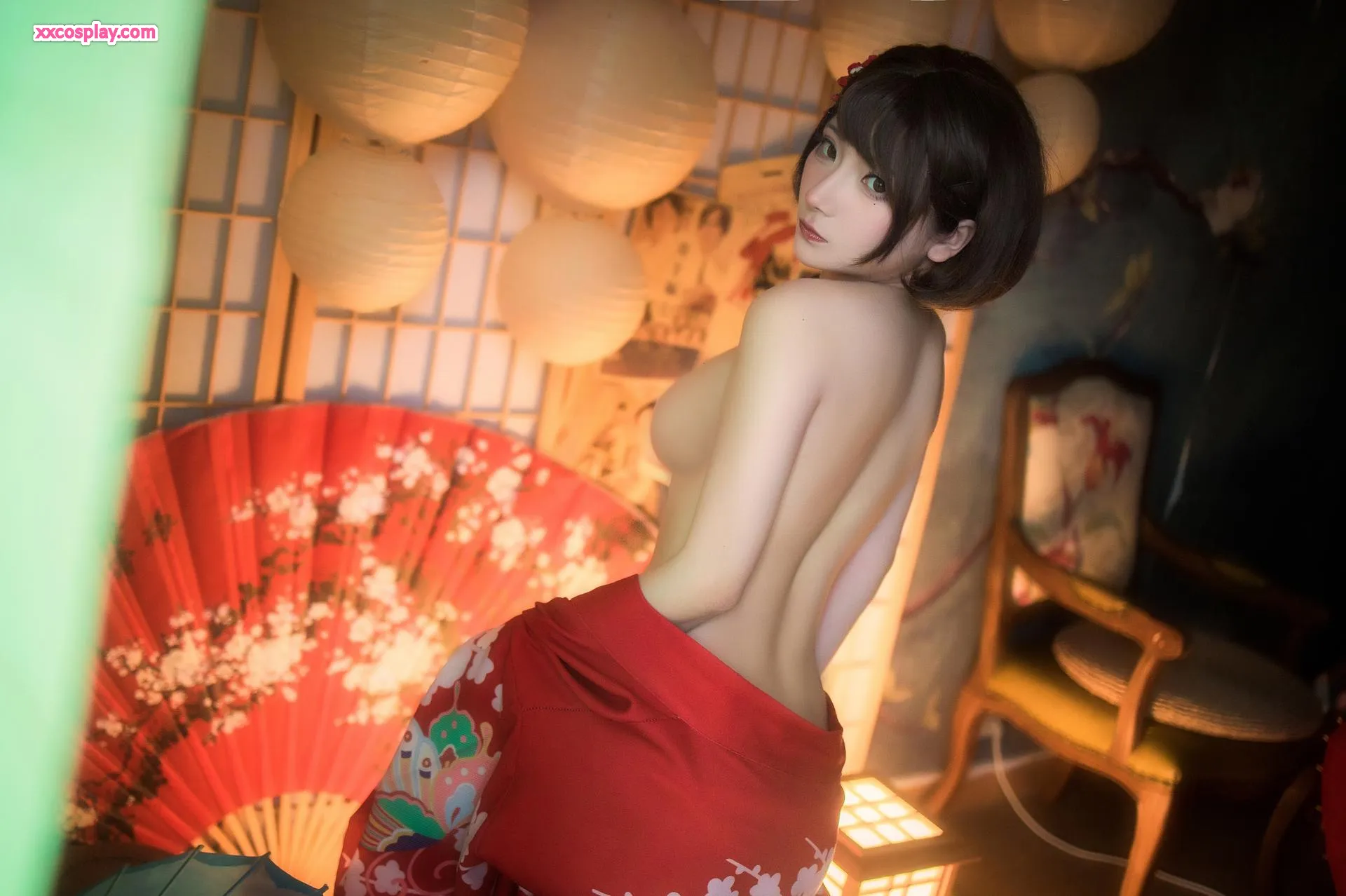 Shisan Bushishiw - Kimono Merah Memesona